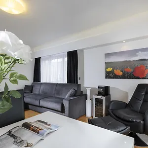 https://the-queen-luxury-apartments-villa-carlotta.luxembourghotelsguide.com